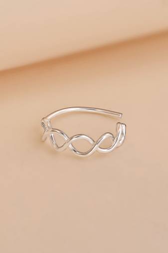 Circular criss cross nose pin