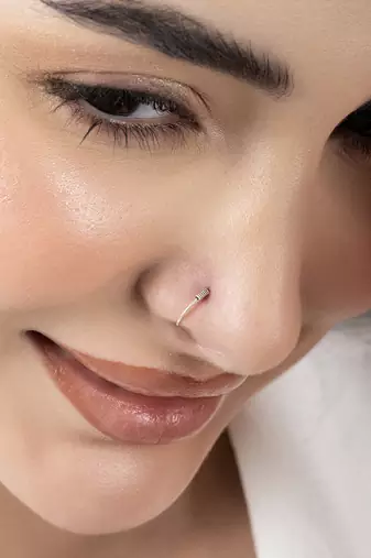 Spiral oxidized nose pin