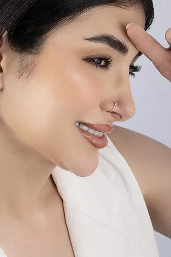 Spiral oxidized nose pin