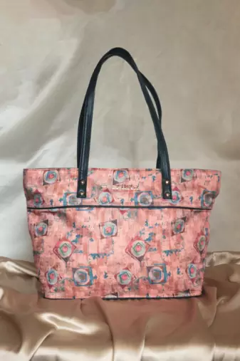 Coral hues tote