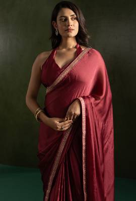 Pink chiffon heavy lace border work party wear saree 3