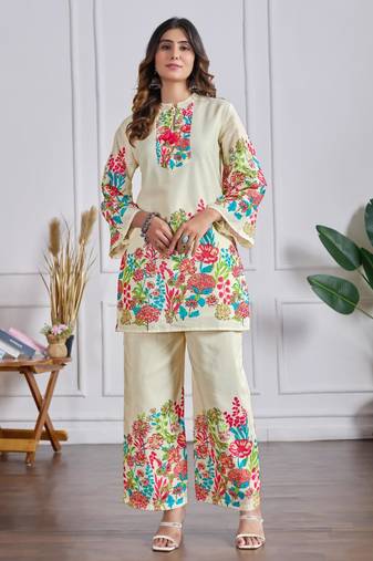 Off white floral printed mandarin collar cotton top with trouser