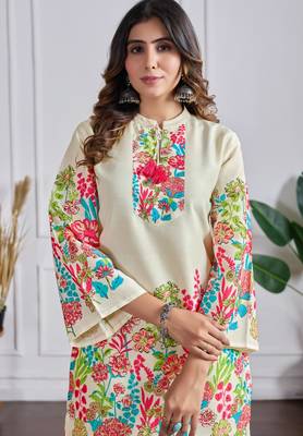 Off white floral printed mandarin collar cotton top with trouser 3