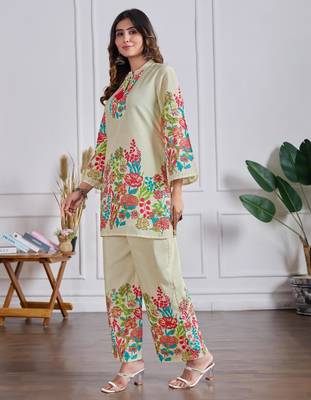 Off white floral printed mandarin collar cotton top with trouser 4