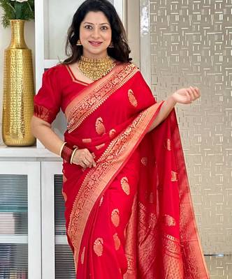 Red color silk blend saree with blouse 4