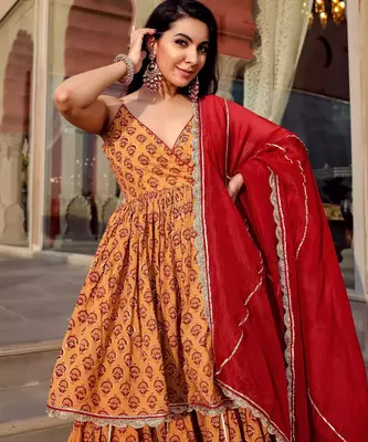 Beige embroidered Gota Work Suit Set  Suit Set With Gota Work Dupatta 2