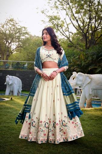 Thread Embroidered Floral Lehenga Choli With Gaji Silk Dupatta Set