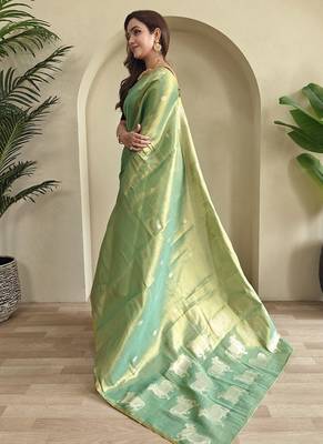 Pista Green Shining Tissue silk blend Saree 3