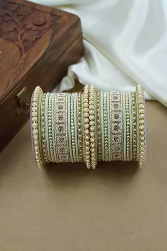 Pearl & diamond bangle set