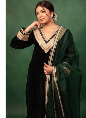 Bottle Green Velvet Gotta Work Kurta and Pant with Dupatta Wedding Wear Dress 4