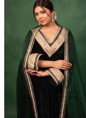 Bottle Green Velvet Gotta Work Kurta and Pant with Dupatta Wedding Wear Dress 5