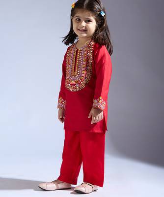 Red embroidered silk kurta with pant 2
