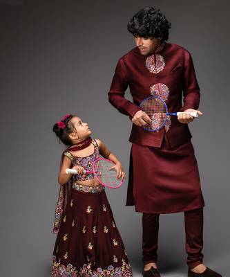 Maroon embroidered organza lehenga set 2