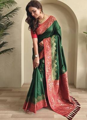 Dark Green Dual Tone silk blend Saree 2