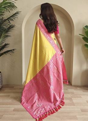 Yellow Dual Tone silk blend Saree 4