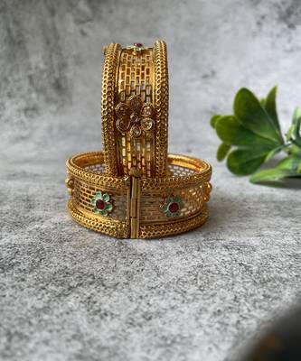 Gold plated studded bangle 3