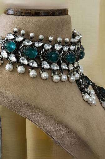 Silver plated pearl necklace with green stone