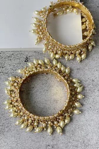 Gold plated beaded pearl bangle