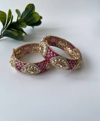 Gold plated pink bangle 1