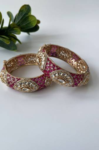 Gold plated pink bangle