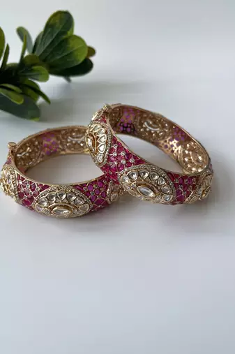 Gold plated pink bangle