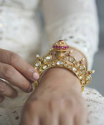Gold plated pink stone bangle 3