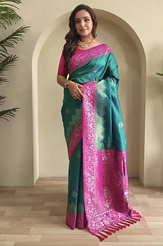 Emerald Green Dual Tone silk blend Saree