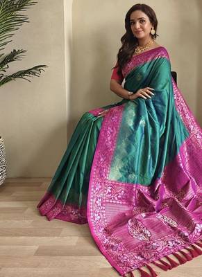 Emerald Green Dual Tone silk blend Saree 3
