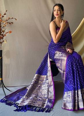 Navy Blue Kanjivaram silk blend Saree 2