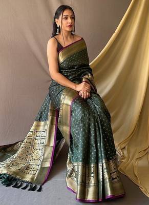 Green Kanjivaram silk blend Saree 3