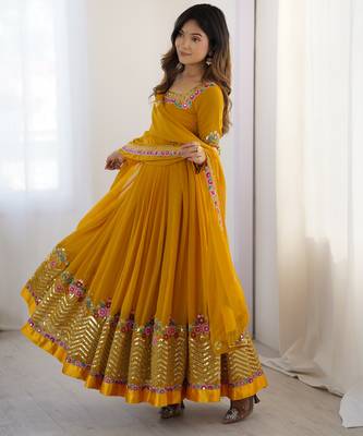 Heavy Look Designer Gown Suit Set Designer Anarkali Suit Set Festival Wear Dress 4