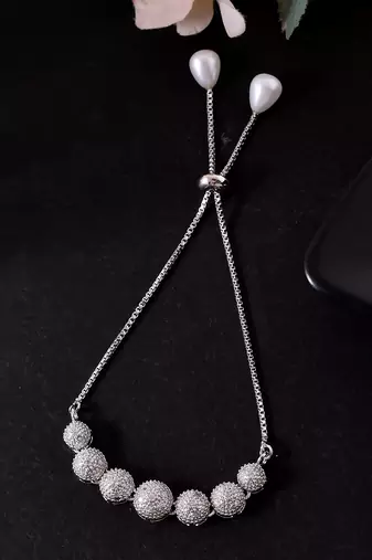 Silver beaded bracelet with pearls for women