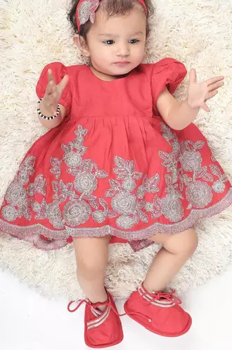 Girl red with flower embroidery with pant set