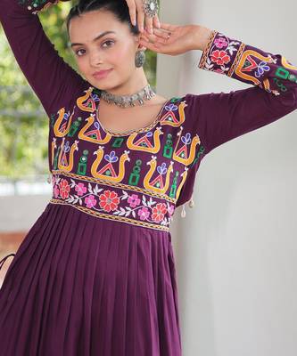 Wine rayon kutchi gamthi work navratri kurti 4