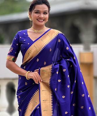 Navy Blue Maharastrian Paithani silk blend Saree 1