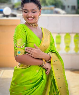 Parrot Green Maharastrian Paithani silk blend Saree 2