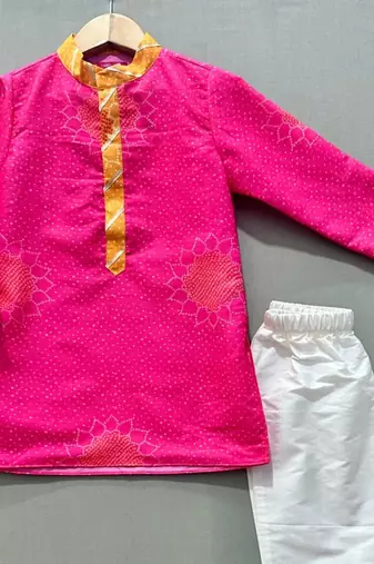 Pink bandhni kurta set with pant for boys