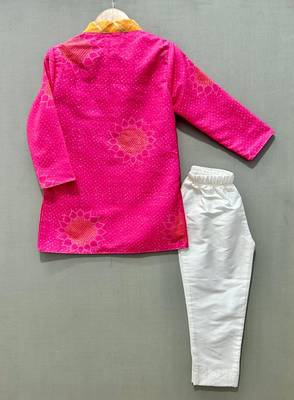 Pink bandhni kurta set with pant for boys 3