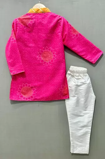 Pink bandhni kurta set with pant for boys