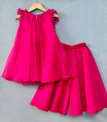 Bright pink co-ord set with heart applique for girls 3