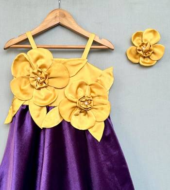 Stunning velvent dress in purple for girls 1