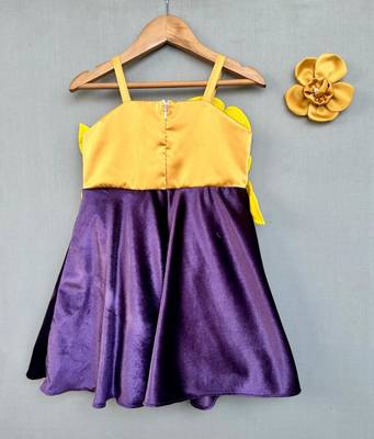 Stunning velvent dress in purple for girls 3