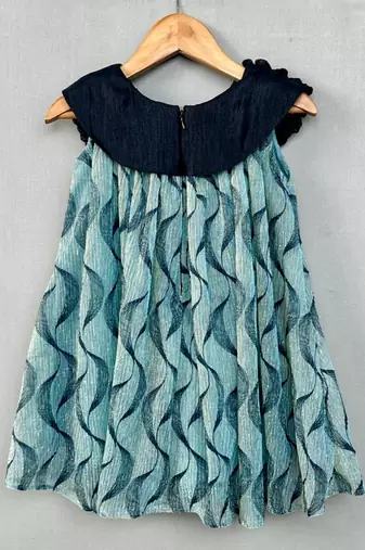 Teal elegance pleated dress with embellished black ruched neckline for girls