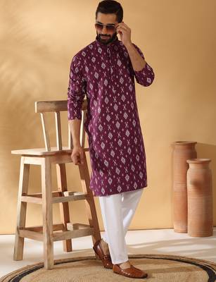 Cotton blend geometric printed maroon kurta 4