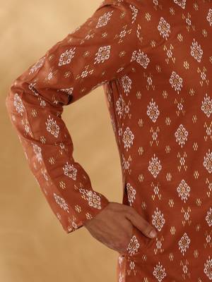 Cotton blend geometric printed rust kurta 6