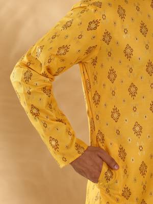 Cotton blend geometric printed yellow kurta 5