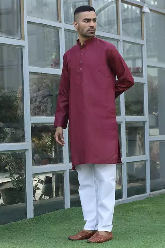 Cotton blend woven self desing maroon kurta