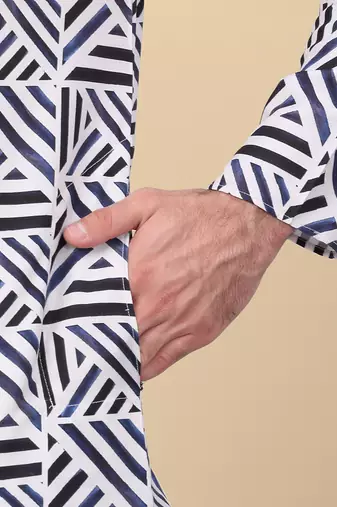 Men cotton blue and white geometric printed kurta