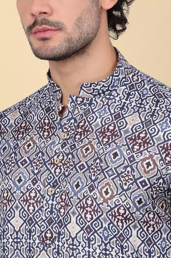 Men cotton blue ethnic motifs short kurta