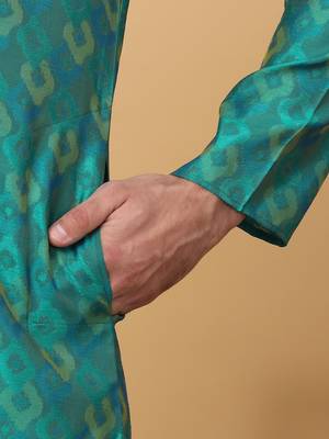 Men green silk blend jacquard kurta 4